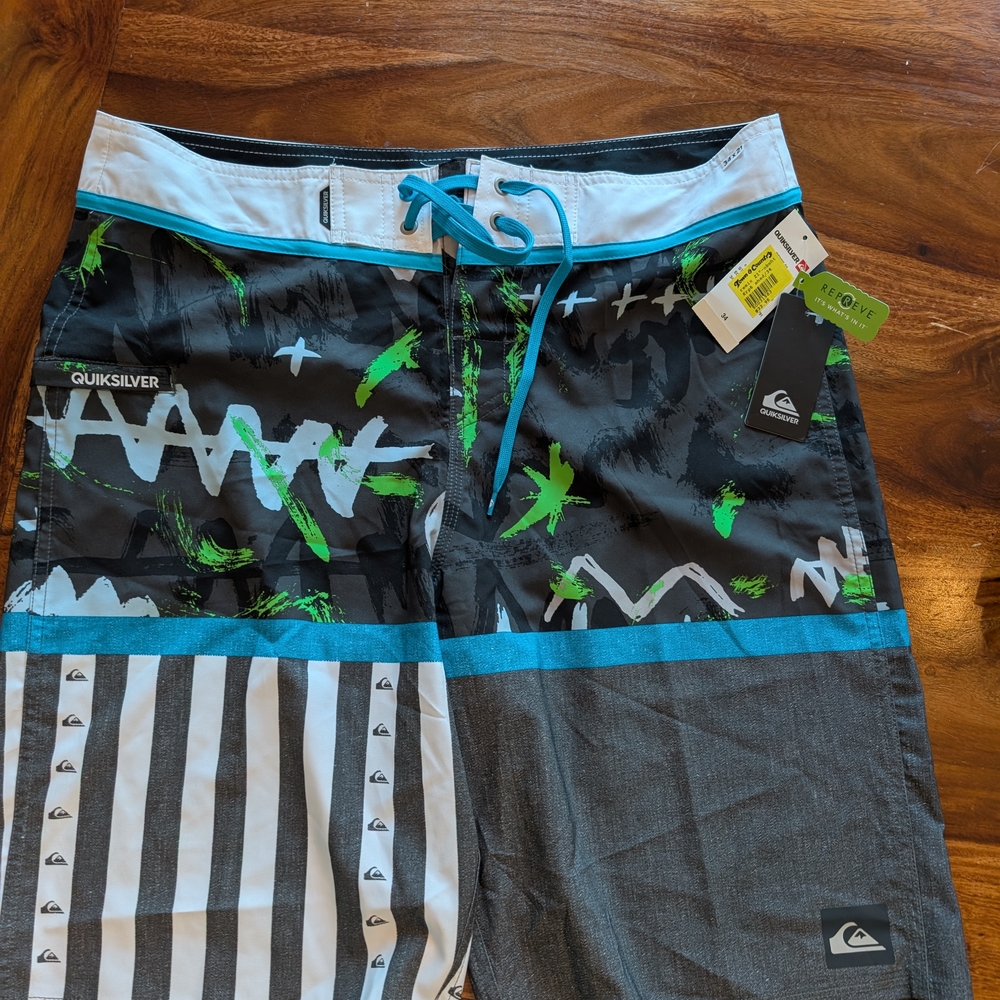 Quiksilver Men's Graphic Board Shorts